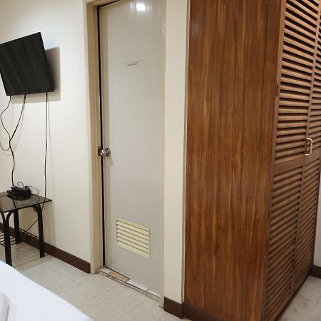 Mactan Pension House Lapu-Lapu City Exteriör bild