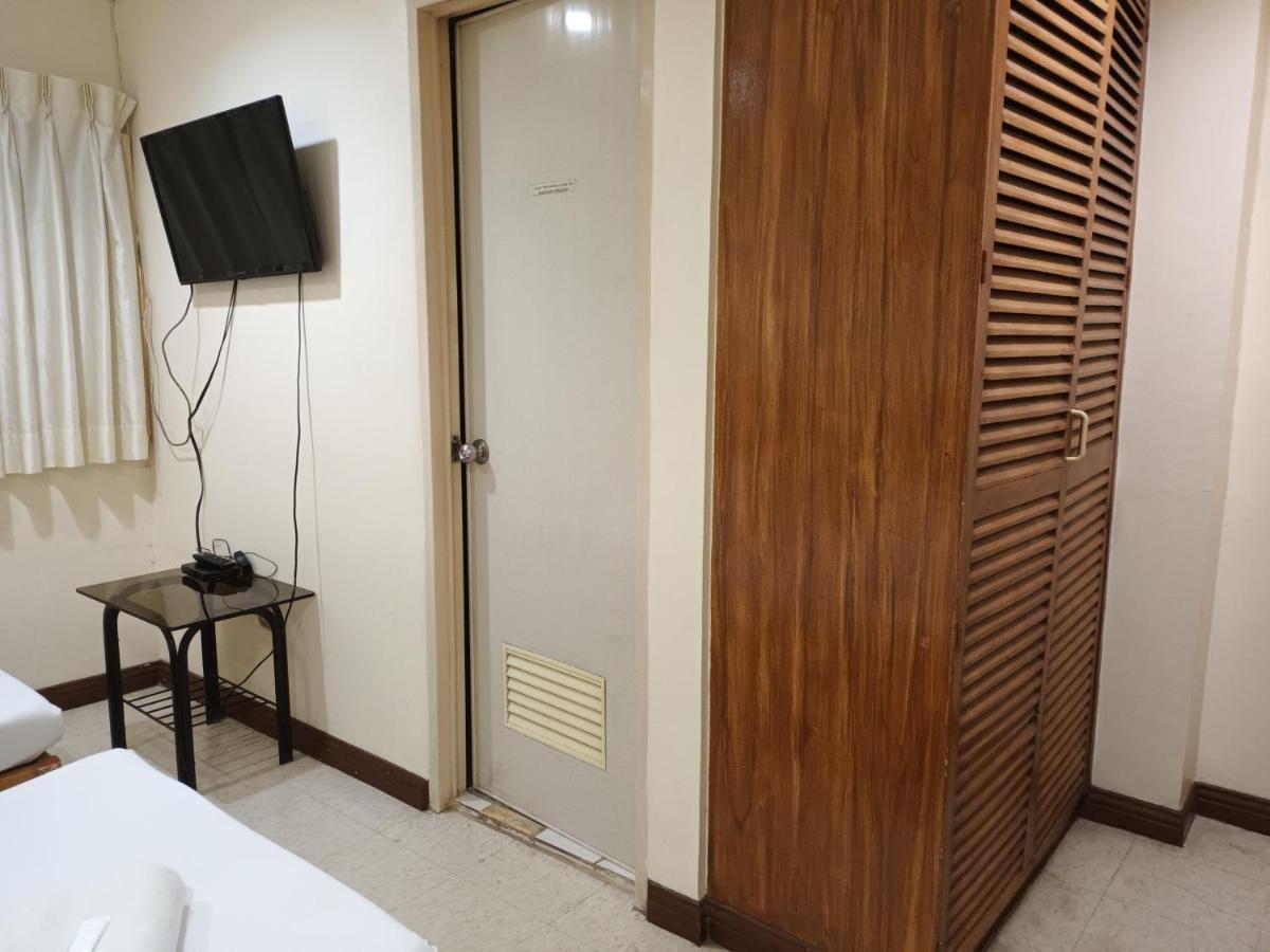 Mactan Pension House Lapu-Lapu City Exteriör bild